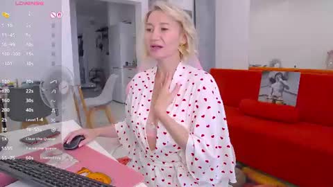 Snapshot of marysantamonika chatting on 07-06-26, 03:03 Mary online show from 07-06-26, 03:03