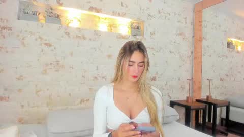 Snapshot of maryy_campbell chatting on 05-01-26, 11:48 maryy campbell online show from 05-01-26, 11:48