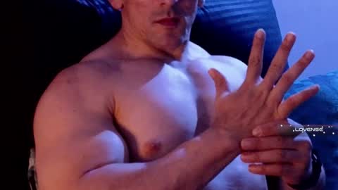 masked_bodybuilder online show from 02-03-25, 09:18