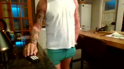 Masked Masturbation Couple online show from 10-09-25, 06:22