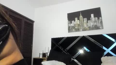 Snapshot of maskedgirl01 chatting on 06-28-26, 01:28 Scarlet online show from 06-28-26, 01:28