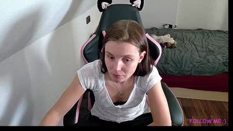 Queeny Kathy  Online at 2030 MEZ Sunday  Wednesday online show from 12-08-24, 07:43