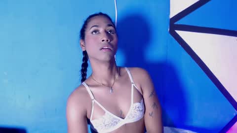 Snapshot of massielhot chatting on 10-05-25, 09:45 massielhot online show from 10-05-25, 09:45