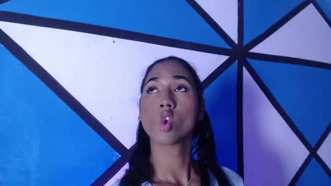 Snapshot of massielhot chatting on 10-10-25, 07:35 massielhot online show from 10-10-25, 07:35