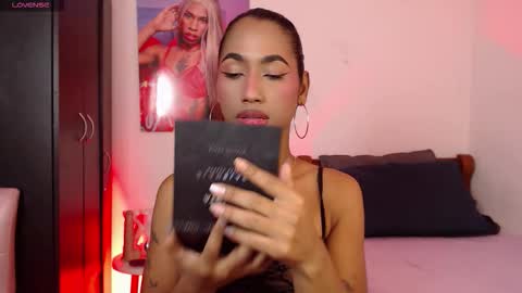 Snapshot of massielhot chatting on 12-19-25, 12:12 massielhot online show from 12-19-25, 12:12