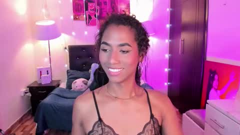 Snapshot of massielhot chatting on 01-16-26, 10:47 massielhot online show from 01-16-26, 10:47