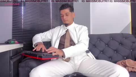 Snapshot of massimo_g chatting on 06-11-26, 01:09 I am Massimo online show from 06-11-26, 01:09