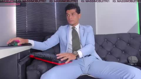 Snapshot of massimo_g chatting on 07-10-26, 12:19 I am Massimo online show from 07-10-26, 12:19