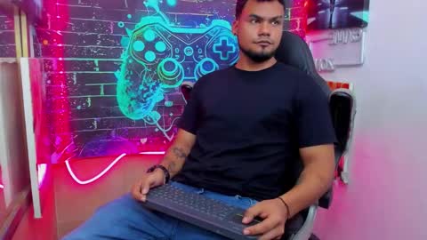 master_boy_1 online show from 03-17-26, 08:12