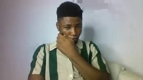 Snapshot of master_kael chatting on 12-20-25, 04:08 Master Kael online show from 12-20-25, 04:08