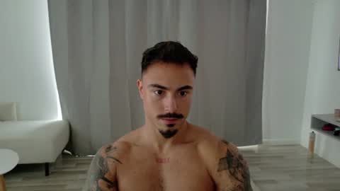 Snapshot of master_lukass chatting on 06-12-26, 10:25 master_lukass online show from 06-12-26, 10:25
