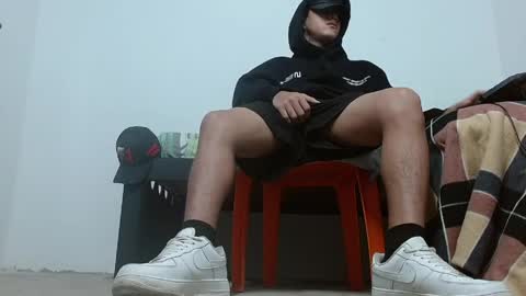 Snapshot of master_pig_ chatting on 04-06-26, 11:05 MASTER ALPHA online show from 04-06-26, 11:05