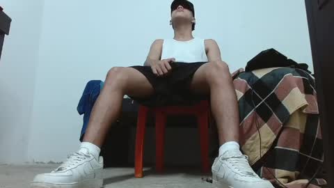 Snapshot of master_pig_ chatting on 04-23-26, 10:25 MASTER ALPHA online show from 04-23-26, 10:25