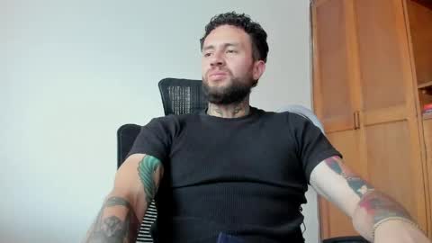 Snapshot of master_steven_01 chatting on 05-19-26, 10:16 steven online show from 05-19-26, 10:16