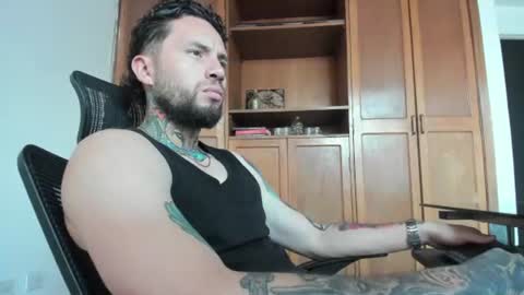 Snapshot of master_steven_01 chatting on 08-06-26, 10:44 steven online show from 08-06-26, 10:44