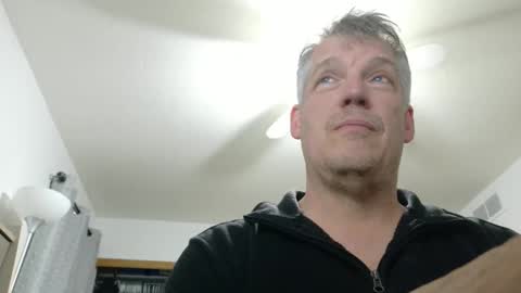 Snapshot of master_thorn chatting on 03-31-26, 02:02 Master Thorn online show from 03-31-26, 02:02