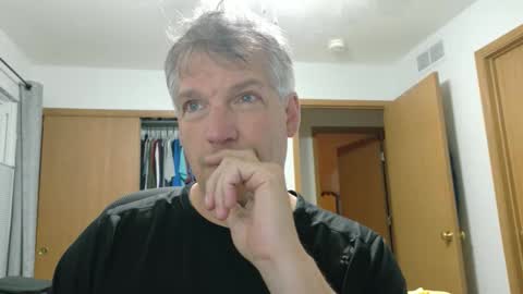 Snapshot of master_thorn chatting on 05-17-26, 01:58 Master Thorn online show from 05-17-26, 01:58