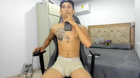 Snapshot of masteralda09 chatting on 06-07-26, 03:21 Alpha junior online show from 06-07-26, 03:21