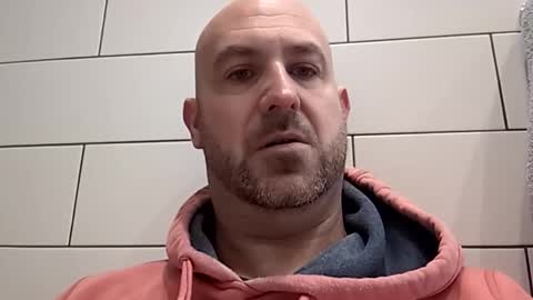 Snapshot of masterclass69er chatting on 11-04-25, 10:25 Bob online show from 11-04-25, 10:25