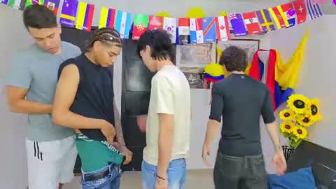 Snapshot of masters_sexx chatting on 07-05-26, 11:17 Team Cris Darwin- Fernando- Stiven- David online show from 07-05-26, 11:17