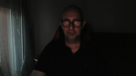 Snapshot of mat11efou chatting on 06-23-26, 04:10 mat11efou online show from 06-23-26, 04:10