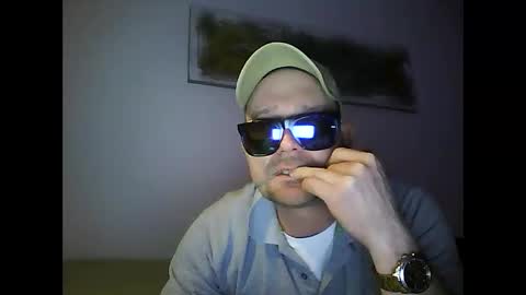 Snapshot of matcelpb1987 chatting on 12-16-24, 07:00 Marcel online show from 12-16-24, 07:00