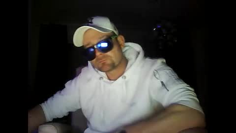 Snapshot of matcelpb1987 chatting on 12-18-24, 03:58 Marcel online show from 12-18-24, 03:58