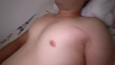 Snapshot of mateo2803 chatting on 06-23-26, 10:35 mateo2803 online show from 06-23-26, 10:35