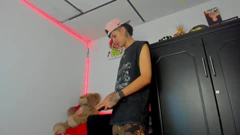 mateo_escobar online show from 10-19-25, 12:44