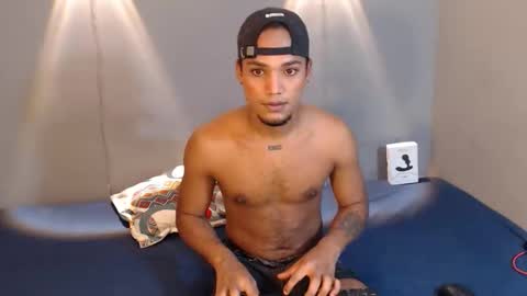 Snapshot of mateo_nick chatting on 04-24-26, 08:33 Mateo and Noah online show from 04-24-26, 08:33