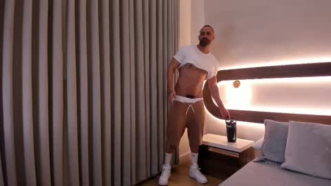 Snapshot of mateo_ospinaa chatting on 02-27-26, 08:20 Mateo online show from 02-27-26, 08:20