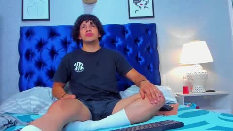 Snapshot of mateoking1 chatting on 03-12-25, 03:24 MATEO KING online show from 03-12-25, 03:24