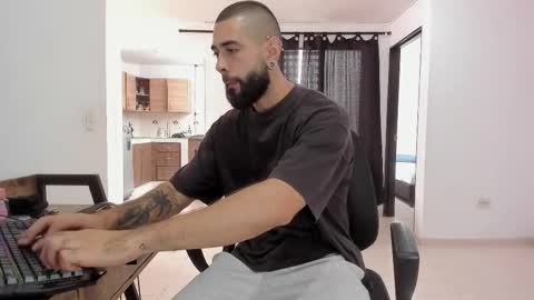 Matheus     online show from 03-18-26, 06:44