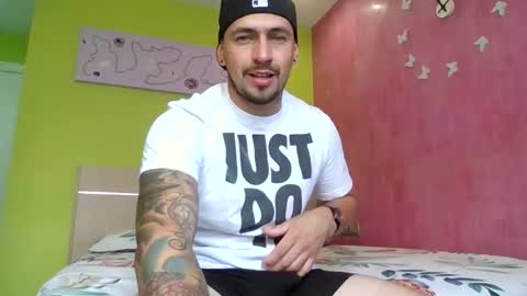 Snapshot of mathias_scoth1 chatting on 09-11-25, 10:59 INST. cesar colombia19 online show from 09-11-25, 10:59