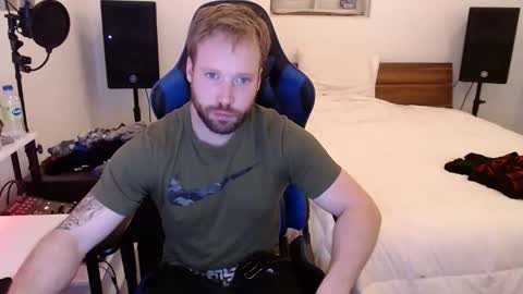 Snapshot of mathieu6606 chatting on 02-02-26, 04:00 Math online show from 02-02-26, 04:00