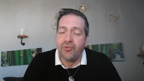 Snapshot of matrike1 chatting on 12-26-24, 11:10 matrike1 online show from 12-26-24, 11:10