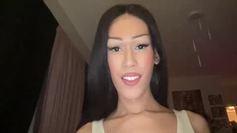 MOLLY MILLS online show from 11-05-25, 10:10