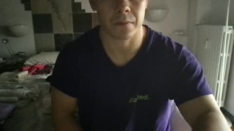 Snapshot of mattbull20 chatting on 10-04-25, 01:20 mattbull20 online show from 10-04-25, 01:20