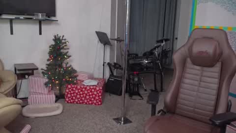 Snapshot of mattcashxxx chatting on 12-07-24, 02:09 Matt Cash online show from 12-07-24, 02:09