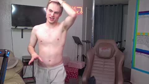 Snapshot of mattcashxxx chatting on 12-13-24, 02:54 Matt Cash online show from 12-13-24, 02:54