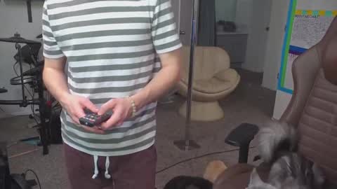 Snapshot of mattcashxxx chatting on 01-12-25, 02:14 Matt Cash online show from 01-12-25, 02:14