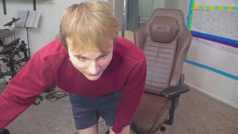 Snapshot of mattcashxxx chatting on 01-21-25, 02:11 Matt Cash online show from 01-21-25, 02:11