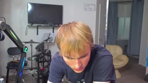 Snapshot of mattcashxxx chatting on 02-05-25, 02:08 Matt Cash online show from 02-05-25, 02:08