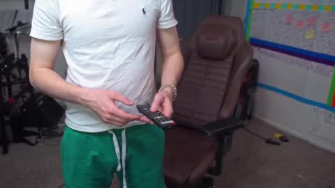 Snapshot of mattcashxxx chatting on 02-19-25, 02:12 Matt Cash online show from 02-19-25, 02:12