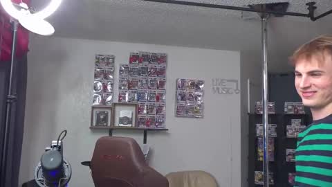 Snapshot of mattcashxxx chatting on 03-02-25, 02:08 Matt Cash online show from 03-02-25, 02:08