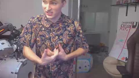 Snapshot of mattcashxxx chatting on 10-02-25, 01:12 Matt Cash online show from 10-02-25, 01:12