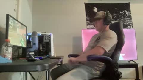 MattDawg13 online show from 05-08-26, 03:34