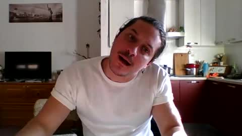 Snapshot of matteushh87 chatting on 01-16-25, 08:33 matteushh87 online show from 01-16-25, 08:33