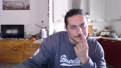 Snapshot of matteushh87 chatting on 02-12-25, 09:42 matteushh87 online show from 02-12-25, 09:42