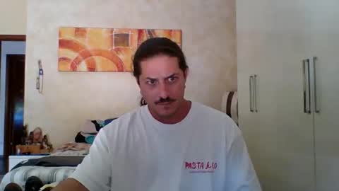 Snapshot of matteushh87 chatting on 09-18-25, 10:17 matteushh87 online show from 09-18-25, 10:17